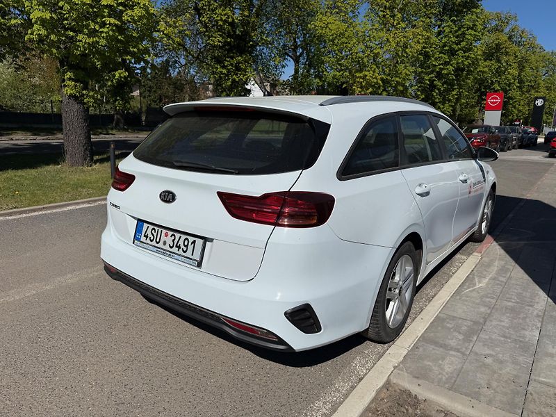 Kia Ceed 1.4 CVVT Comfort - fotka 10 z 10