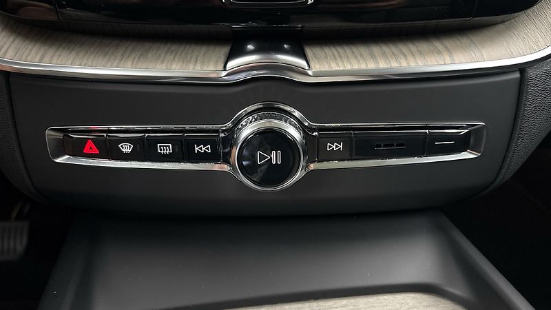 Volvo XC60 2.0 T6 AUT AWD Recharge Inscri - fotka 13 z 33