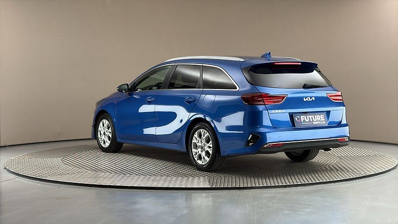 Kia Ceed 1.5 T-GDI Top - fotka 2 z 26