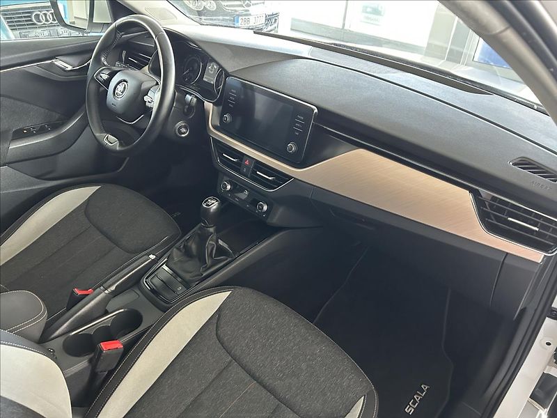 Škoda Scala 1,0   TSI 81kW,STYLE,ČR,TAŽNÉ - fotka 9 z 26