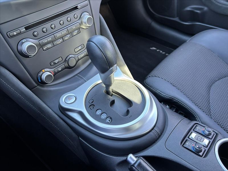 Nissan 370 Z 3,7 i Premium 1.ČR TOP STAV - fotka 30 z 49