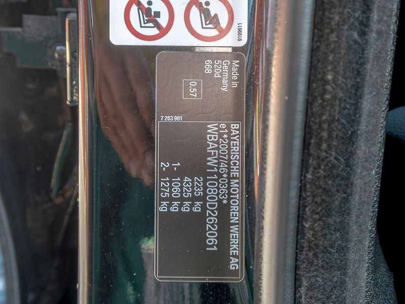 BMW Řada 5 (2013) 2.0D 135KW mat – NOVÉ V ČR - fotka 40 z 44