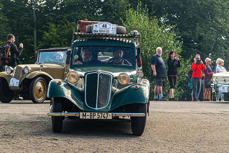 V sobotu 3. září se uskutečnilo v Kopřivnici mezinárodní Tatra Veterán Rallye Beskydy na počest Monsieur Dakar Karla Lopraise.