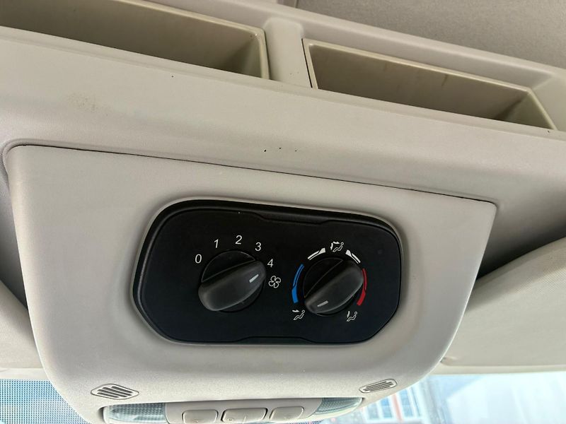 Ford Transit (2015) 2.2TDCi, 74KW, 9 MÍST, L3H2 - fotka 17 z 18