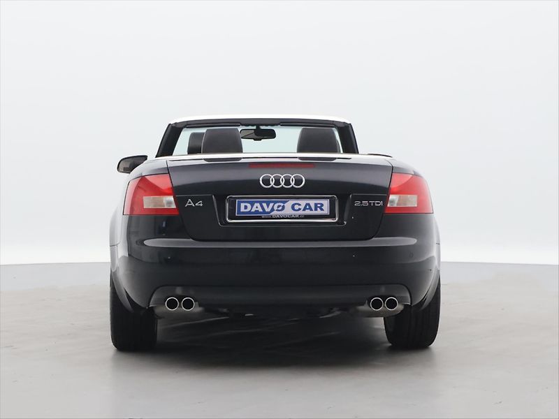 Audi A4 2,5 TDI  120kW MAN Cabriolet - fotka 14 z 31