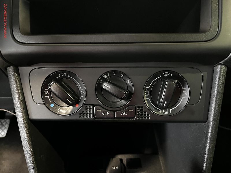 Volkswagen Polo (2010) 1.2 HTP, AC - fotka 13 z 13
