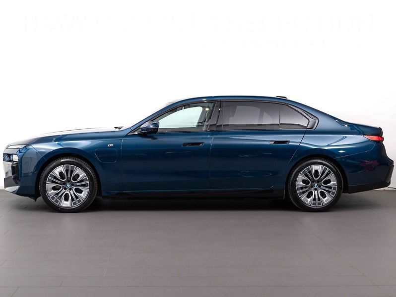 BMW Řada 7 750e xDrive - fotka 3 z 23