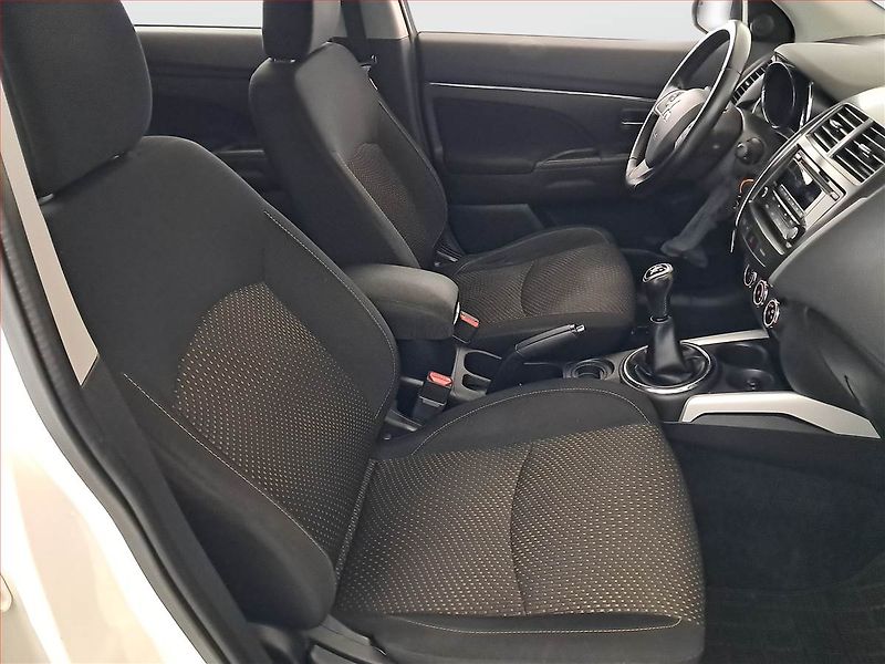 Mitsubishi ASX (2014) 1.6 MIVEC, ČR,1.maj, Tempomat - fotka 9 z 16
