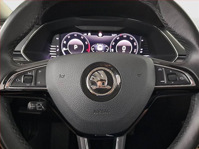 Audi A3 (2017) 1.6 TDI, Xenony, Park. senzory - fotka 18 z 19