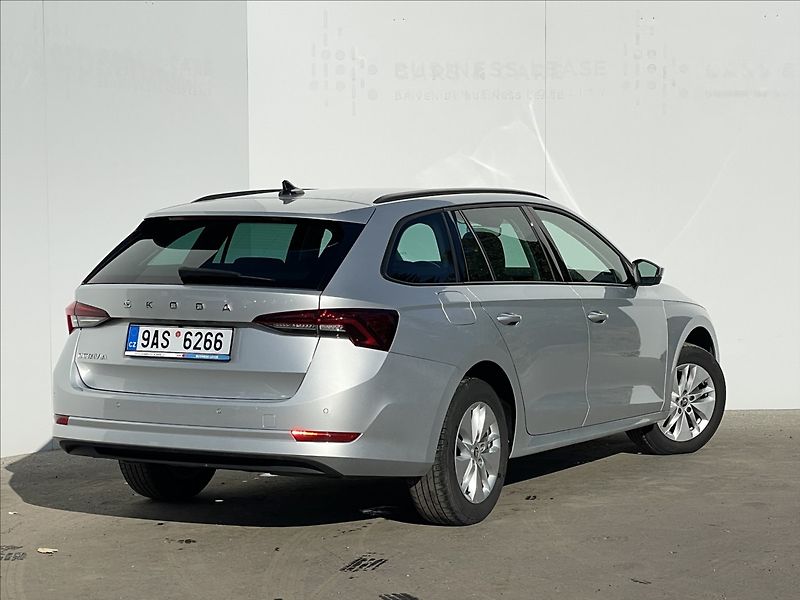 Škoda Octavia 2,0 TDI Combi Ambition Plus - fotka 3 z 24