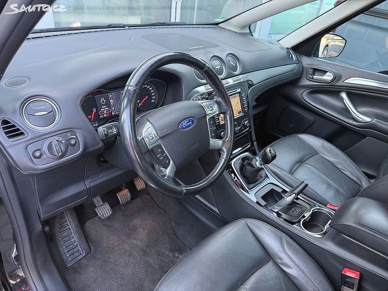 Ford S-MAX 2,2 TDCI 147kW 7míst - fotka 12 z 38