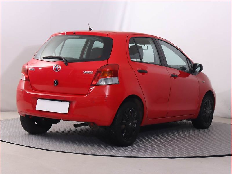 Toyota Yaris (2009) 1.33 Dual VVT-i, Serv.kniha - fotka 5 z 15