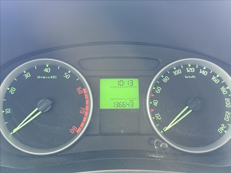 Škoda Fabia 1,4   63kW,TEMPOMAT,AUT. KLIMA - fotka 14 z 26