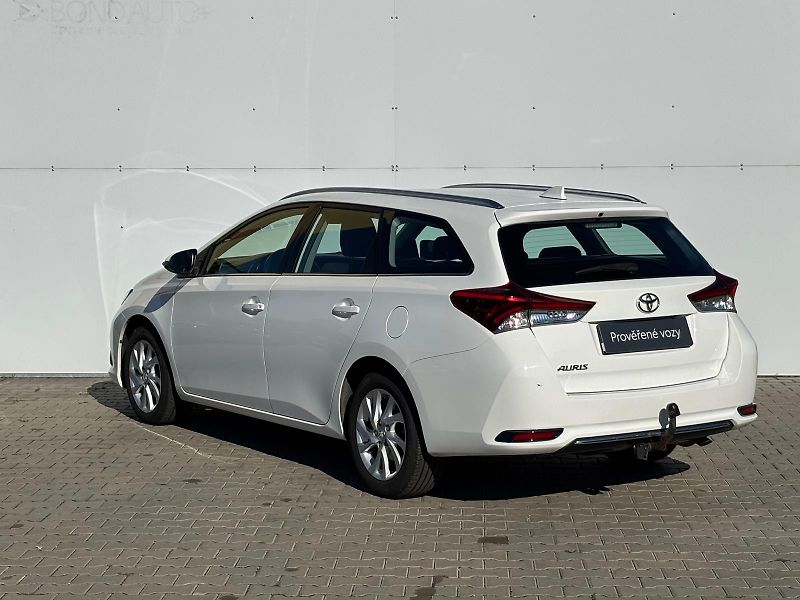 Toyota Auris 1.6 Valvematic Active - fotka 7 z 25