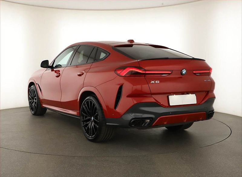 BMW X6 (2024) xDrive40i, M Paket, vzduch - fotka 4 z 20