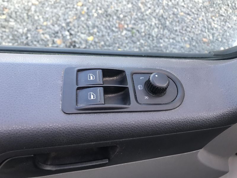 Volkswagen Transporter  2.0 TDI 75KW,KLIMA,9-MÍST - fotka 7 z 14