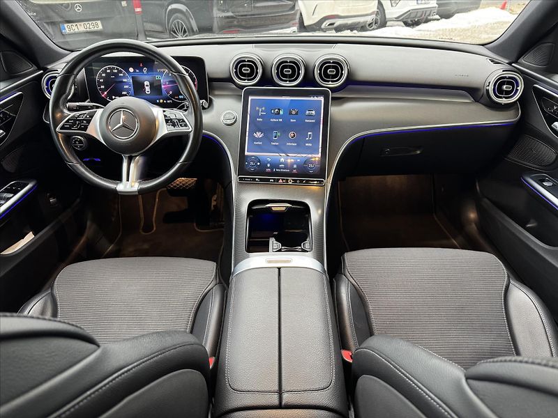 Mercedes-Benz Třídy C C 220d - fotka 22 z 30
