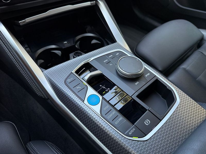 BMW Ostatní eDrive 40 LASER H&K HUD Mpaket - fotka 32 z 45