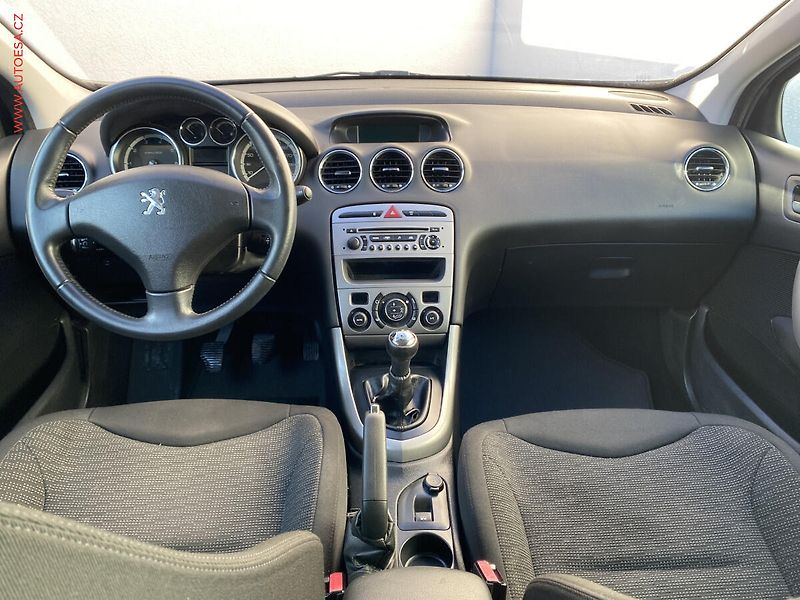 Peugeot 308 (2011) 1.6 VTi SW - fotka 8 z 15