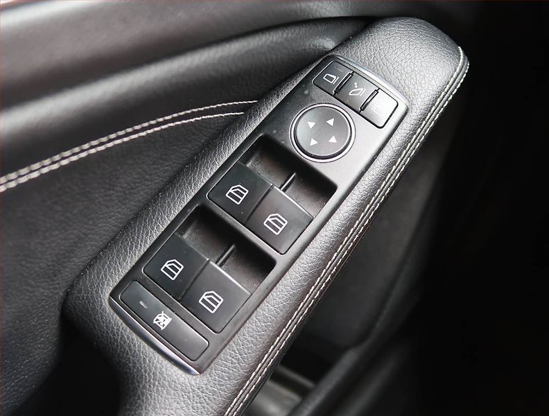 Mercedes-Benz Třídy A (2013) A 180 CDI, Automat, Tempomat - fotka 14 z 15