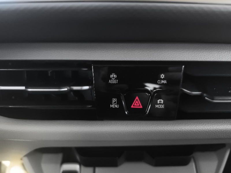 Volkswagen Multivan 1.5 E-TSI 4Motion - fotka 19 z 25