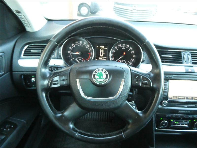 Škoda Superb 2,0 TDi 125kW ELEGANCE,závěs - fotka 28 z 47