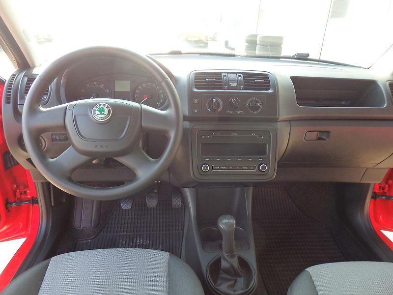Škoda Fabia 1.2 TSI 63 kW KLIMA, ZÁVĚS - fotka 11 z 14