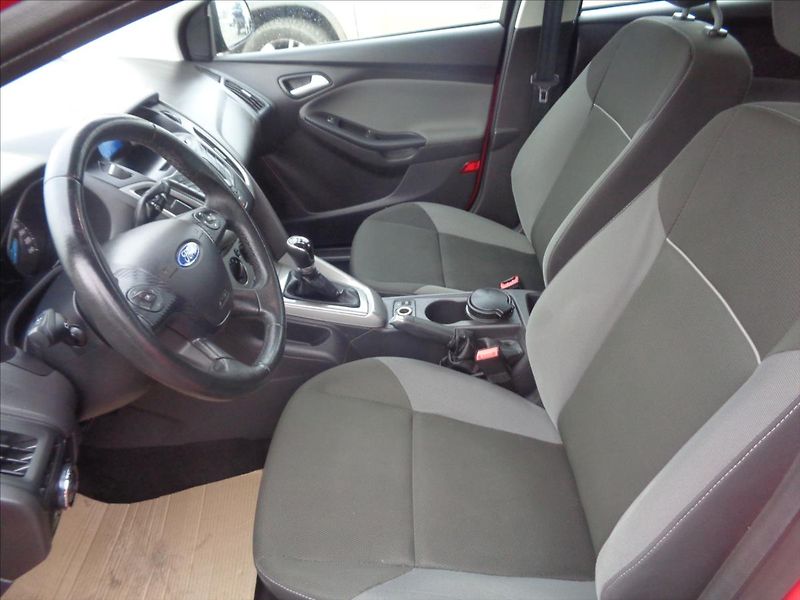 Ford Focus 1,6 - fotka 17 z 18