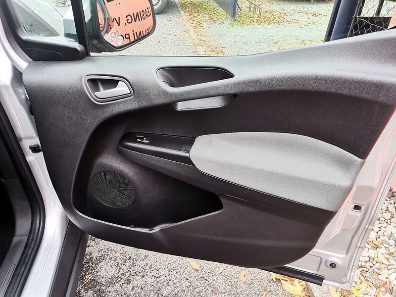 Ford Tourneo Courier 1.0i EB 74kw Winter Paket - fotka 15 z 26