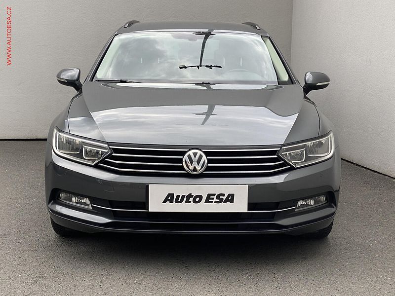 Volkswagen Passat (2015) 1.6 TDi, Comfortline, TZ - fotka 2 z 17