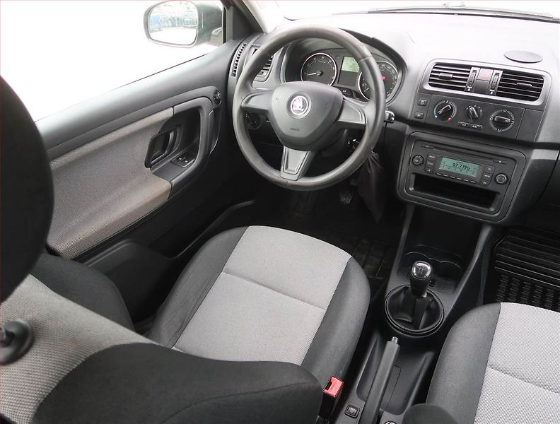 Škoda Fabia (2014) 1.4 16V, Serv.kniha - fotka 7 z 14