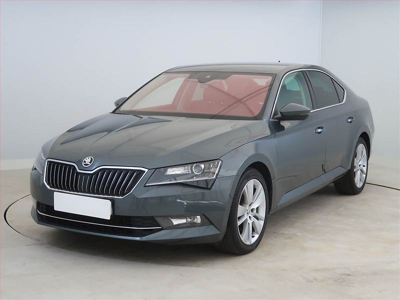 Škoda Superb (2018) Style 2.0 TDI, Automat - fotka 2 z 23