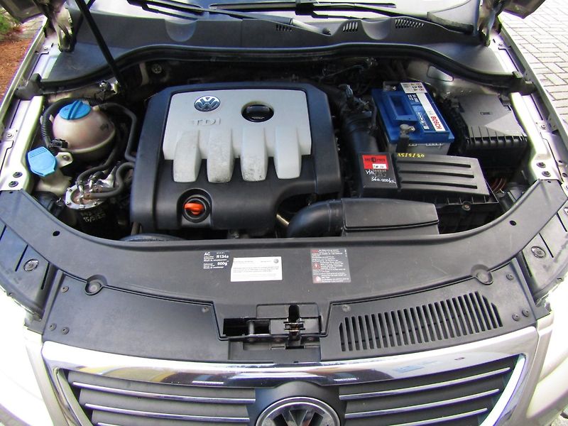 Volkswagen Passat (2008) 2.0 TDI 103kW - fotka 35 z 36