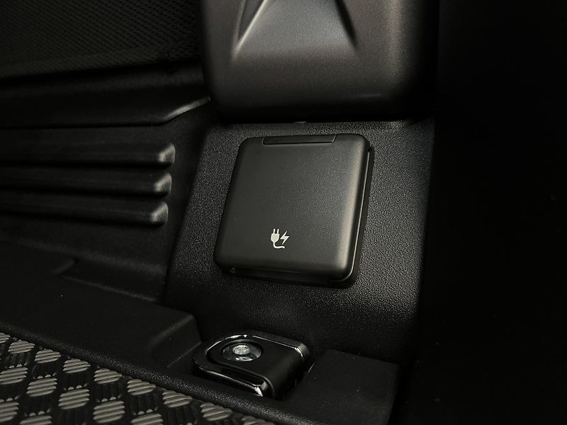 Land Rover Defender (2026) 110 P635 OCTA AWD AUT - fotka 30 z 69