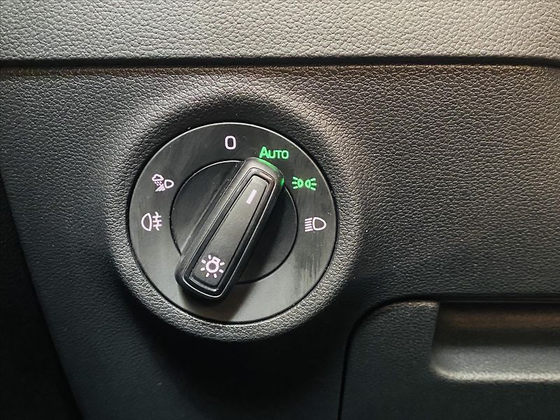 Škoda Karoq 2,0 TDI 110kW DSG 4x4 Sportlin - fotka 22 z 27