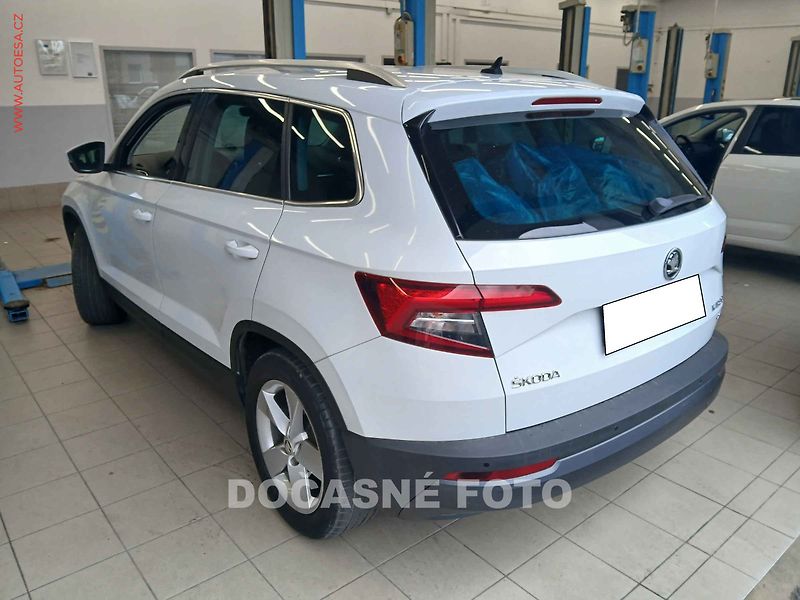 Škoda Karoq (2017) 2.0 Tdi 4x4, ČR, AT, navi - fotka 2 z 3