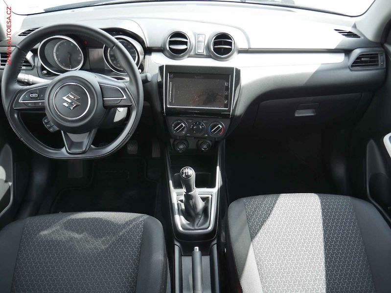 Suzuki Swift (2019) 1.0 Boosterjet, ČR, AC - fotka 8 z 18