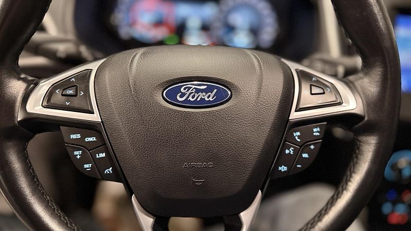 Ford S-MAX (2023) 2.5 HEV,HYBRID,REZERVOVÁNO - fotka 15 z 36