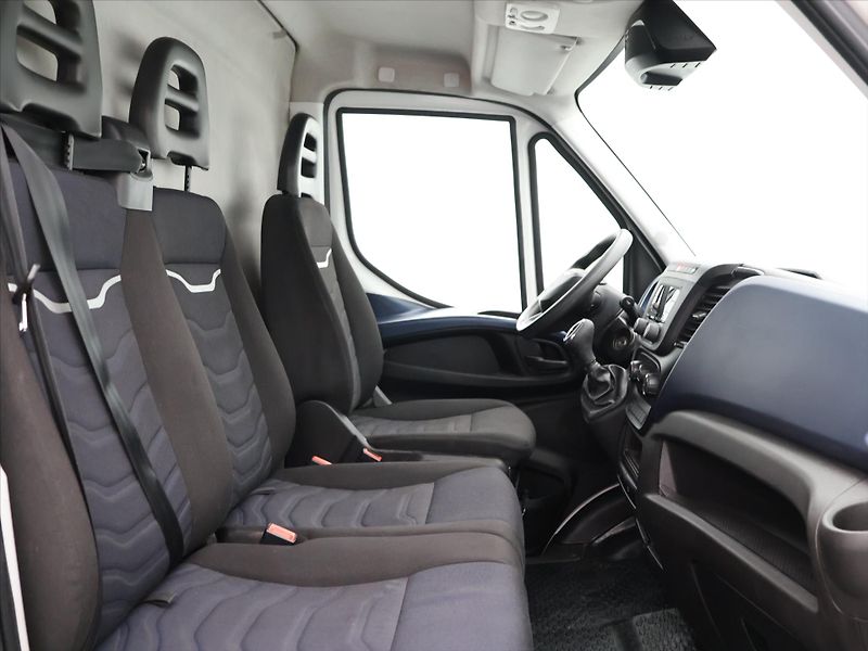 Iveco Daily 2,3 35C16 115kW L4H3 CZ DPH - fotka 12 z 25