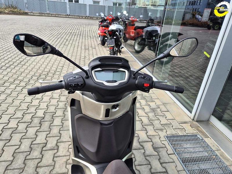 Piaggio Beverly 300 (2024) SKLADEM - fotka 19 z 19