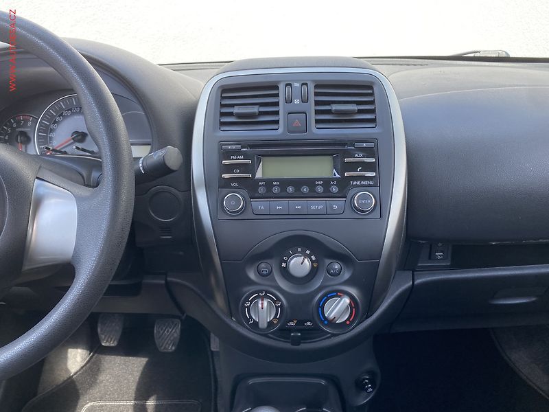 Nissan Micra (2017) 1.2i, Klima - fotka 12 z 14