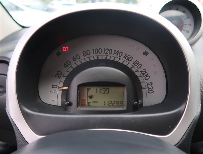 Daihatsu Sirion (2006) 1.3, po STK, levný provoz - fotka 11 z 16