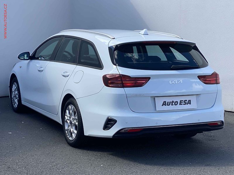 Kia Ceed (2021) 1.5T-GDI, ČR, AC, temp - fotka 6 z 17