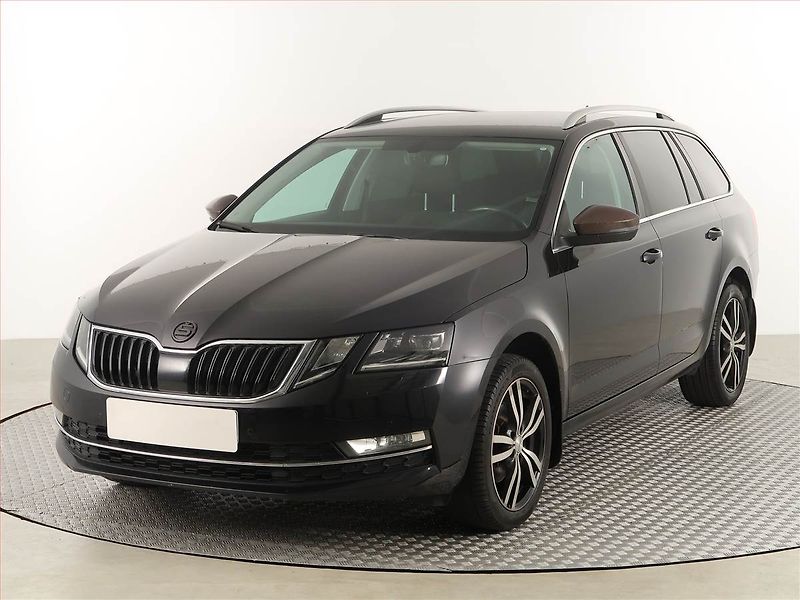 Škoda Octavia (2018) 1.5 TSI, Navi, Tempomat - fotka 2 z 18