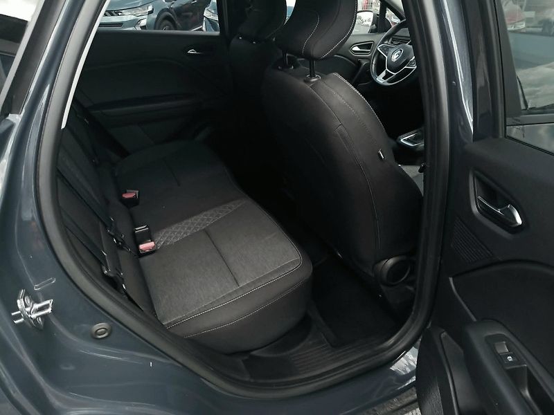 Renault Captur (2022) TCe 100 Zen - fotka 11 z 24