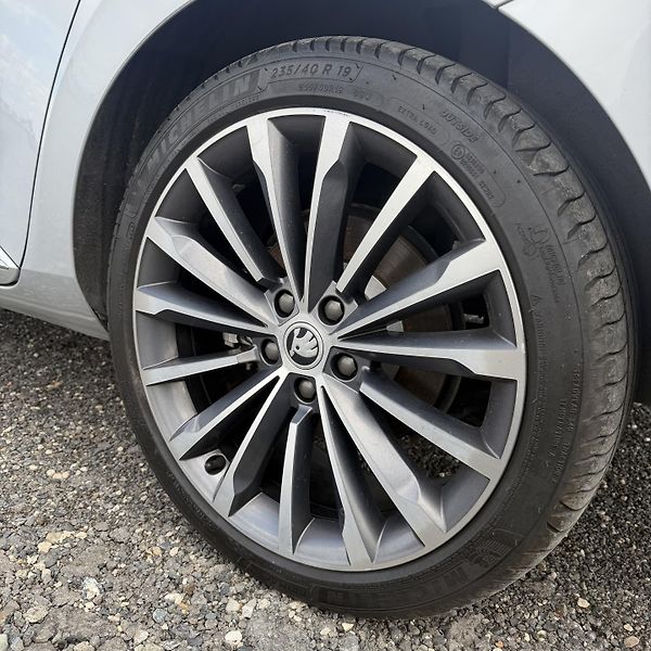 Škoda Superb (2021) Škoda Superb 1.4 TSI IV L&K - fotka 6 z 19