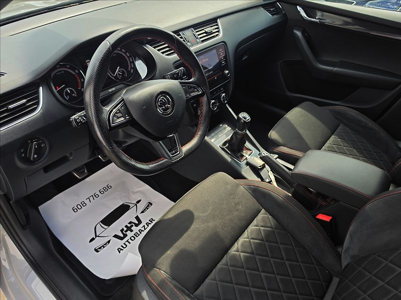 Škoda Octavia III 2,0 TSi 180KW RS Panorama - fotka 11 z 44