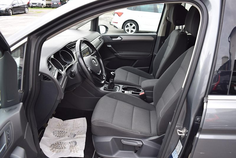 Volkswagen Touran (2017) 1.4TSI 110kw 7MÍST CLBMT APP  - fotka 21 z 46