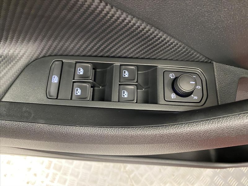 Škoda Scala 1,0 TSI 85kW Monte Carlo - fotka 22 z 30