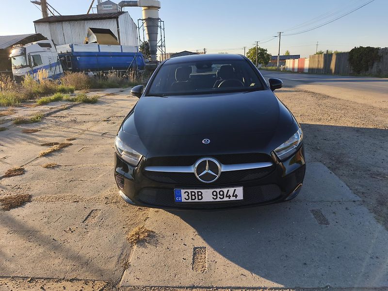 Mercedes-Benz Třídy A (2022) Mercedes Benz A 180 - fotka 1 z 19